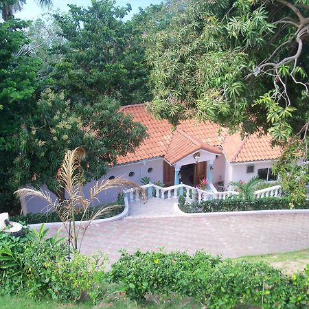 Tropical Lagoon Resort 포트안토니오 외부 사진