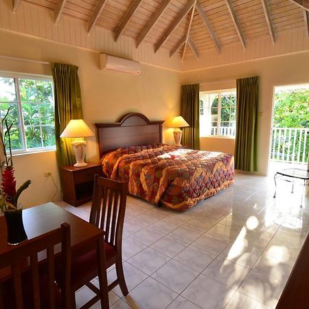 Tropical Lagoon Resort 포트안토니오 외부 사진