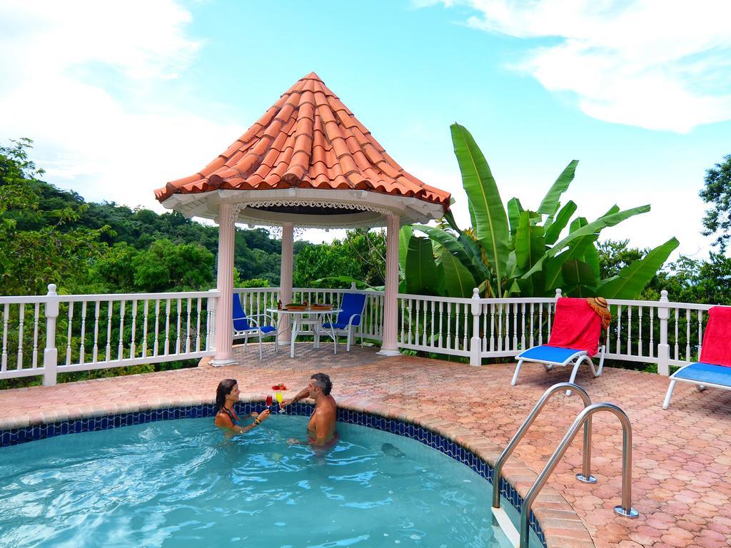 Tropical Lagoon Resort 포트안토니오 외부 사진