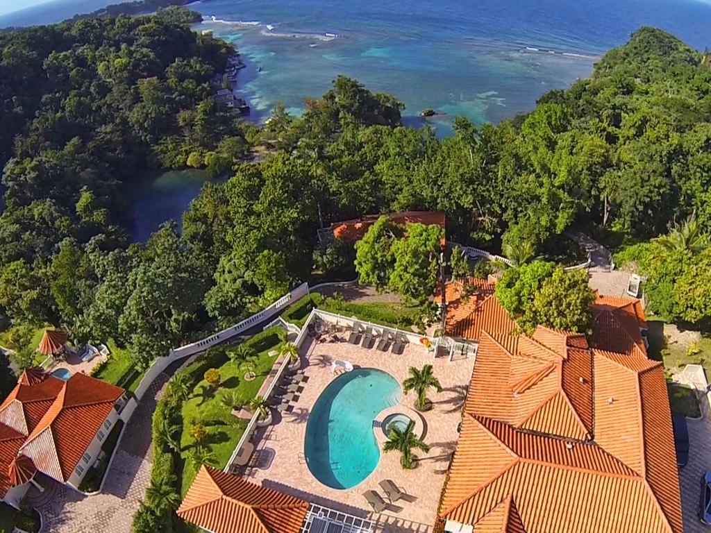 Tropical Lagoon Resort 포트안토니오 외부 사진